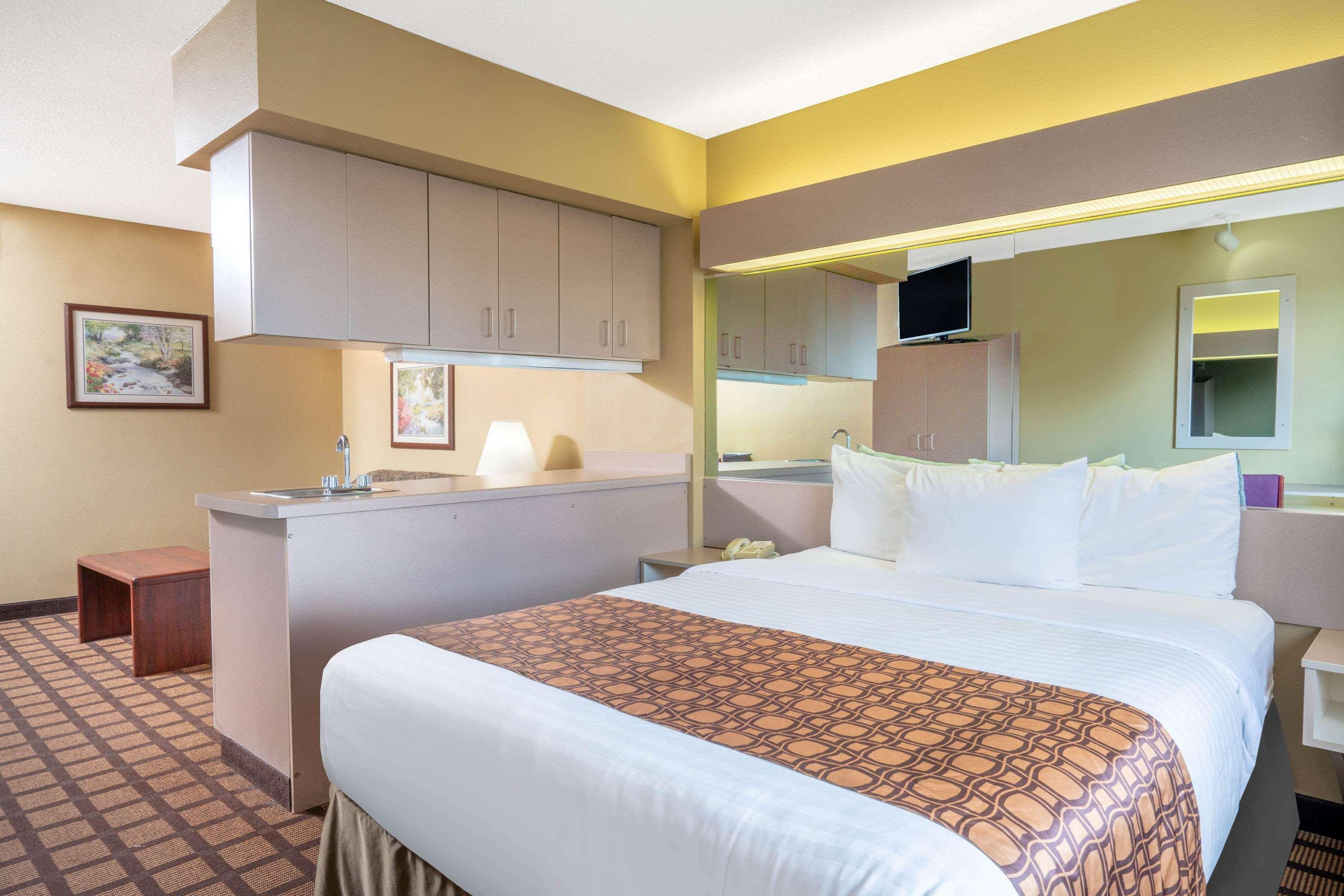Microtel Inn & Suites By Wyndham Eagan/St Paul Exterior photo